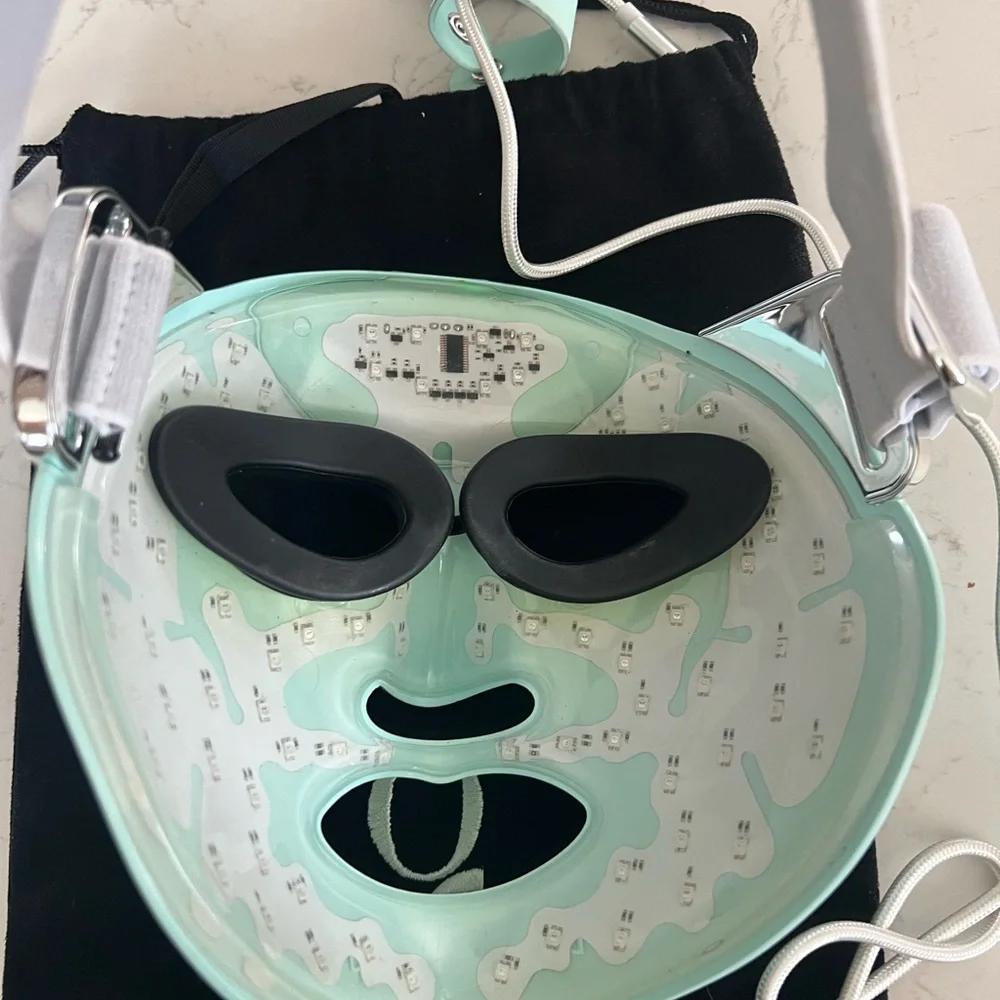 QURE LED Facial Mask